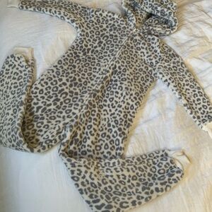 GAP Gray Leopard Print Kids Footie